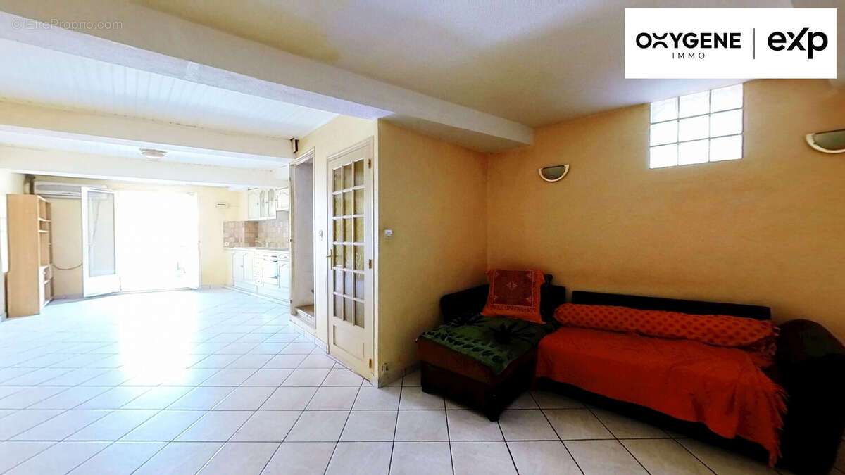 Maison 110 m² à Saint-Esteve  - photo 3