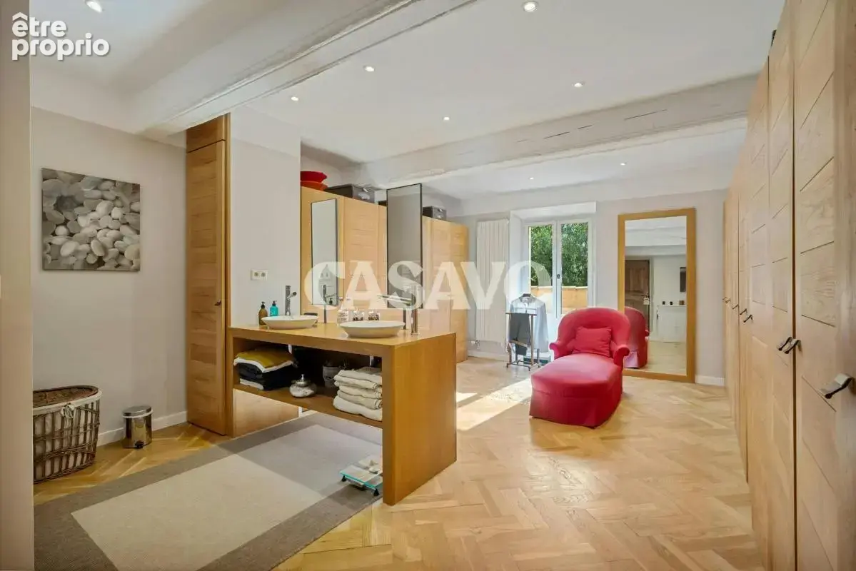 Vente Maison 10 pièces de 315m² - 13100 Saint-Marc-Jaumegarde - photo 16