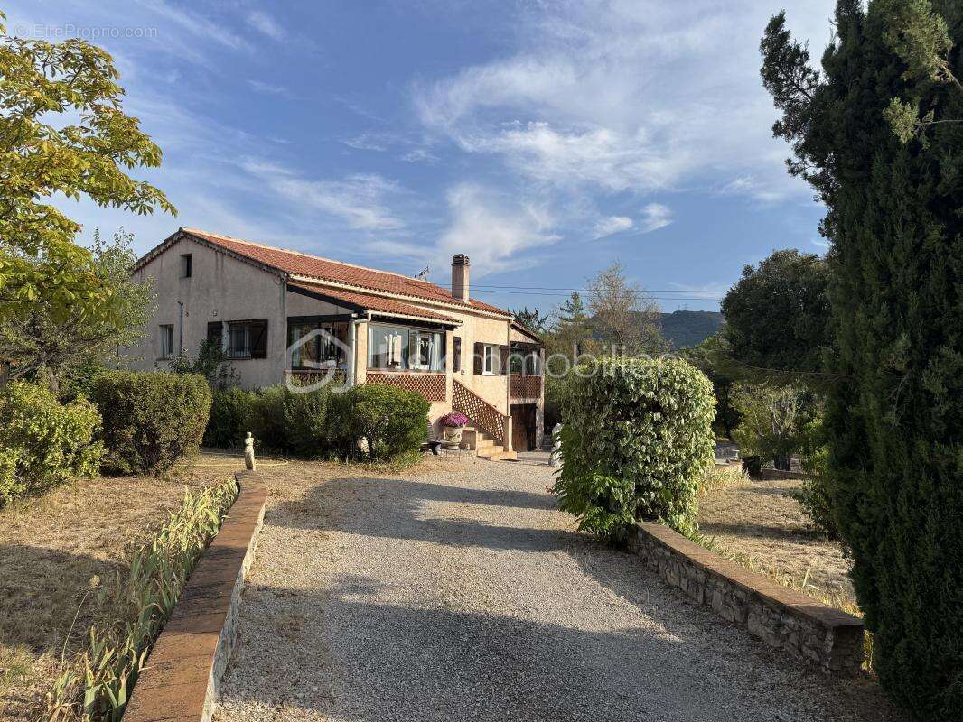 À rocbaron (83136), au calme absolu, maison avec logement indépendant, piscine, garage et 5 400 m² de terrain - photo 3