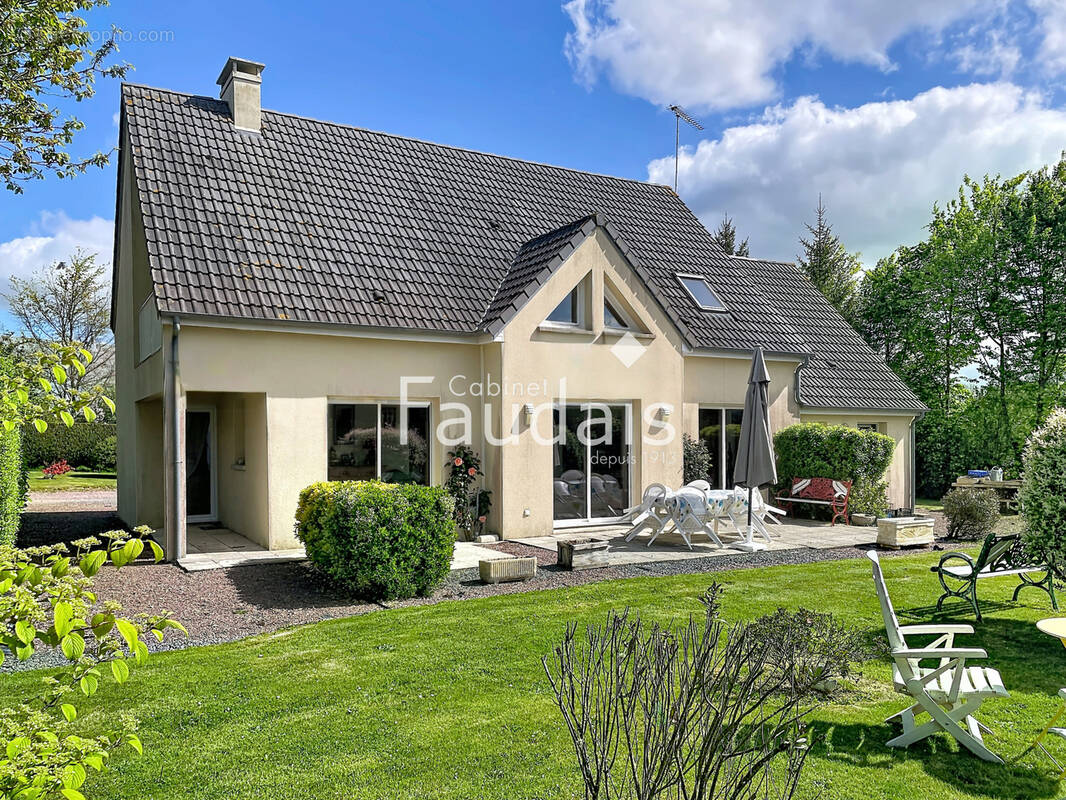 Maison à CERISY-LA-SALLE