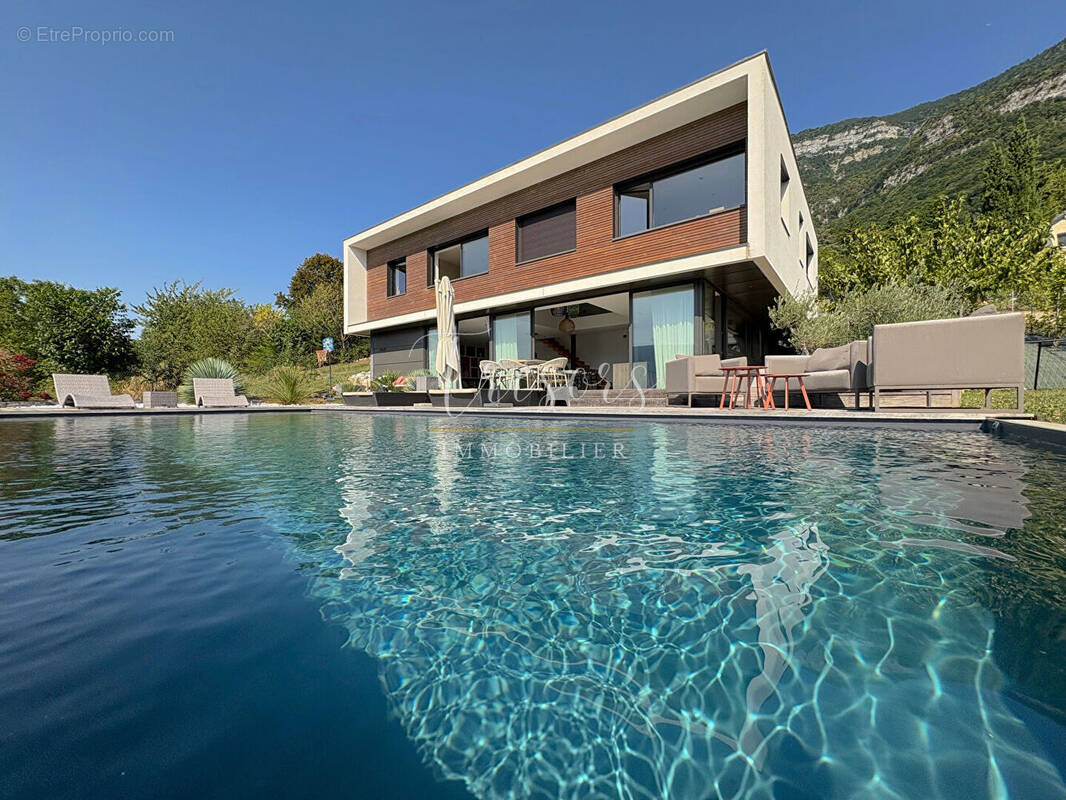 Maison à MERY