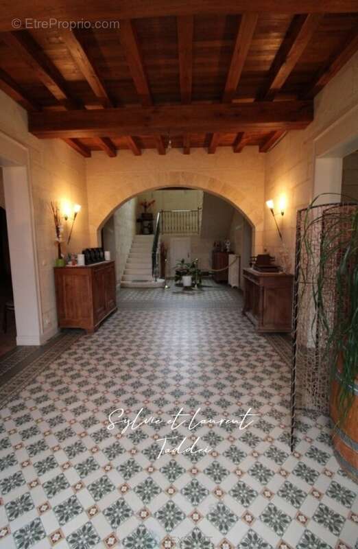 Maison de maitre renovee et outil professionnel cle en main sur plus de 10 hectares - photo 4