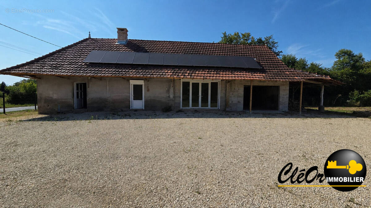 Maison à LA CHAPELLE-SAINT-SAUVEUR