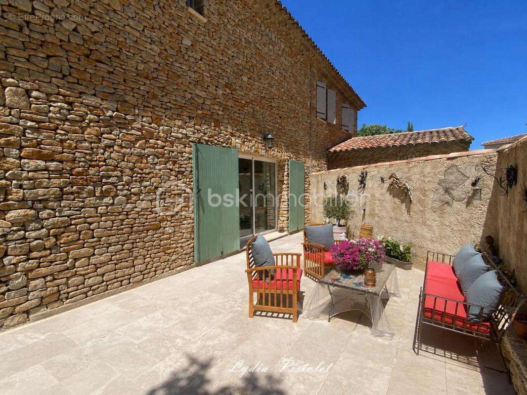 NOUVEAU - EN EXCLUSIVITÉ À Apt en Luberon (84400) - Une maison récente au charme authentique de la Provence - photo 6