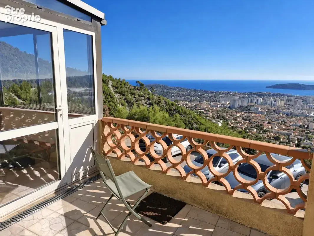 Vue mer panoramique exceptionnelle – Maison dominante sur le Faron à Toulon - photo 3