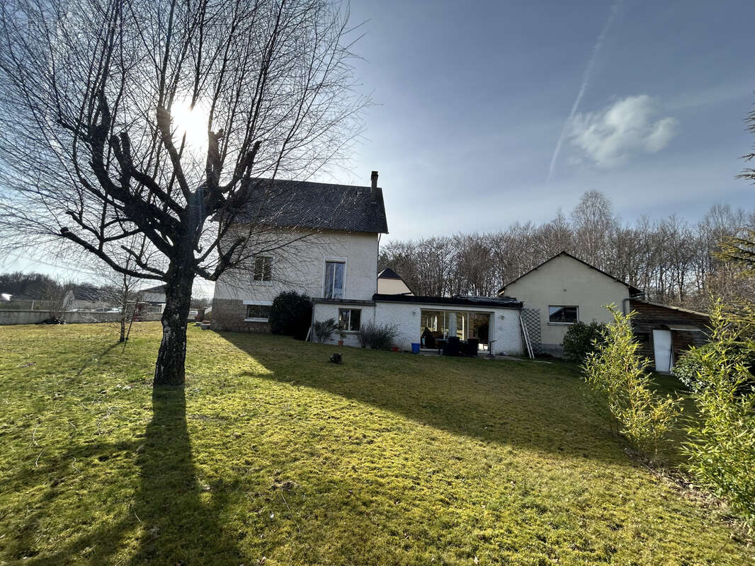 Maison à MONTAIGNAC-SAINT-HIPPOLYTE