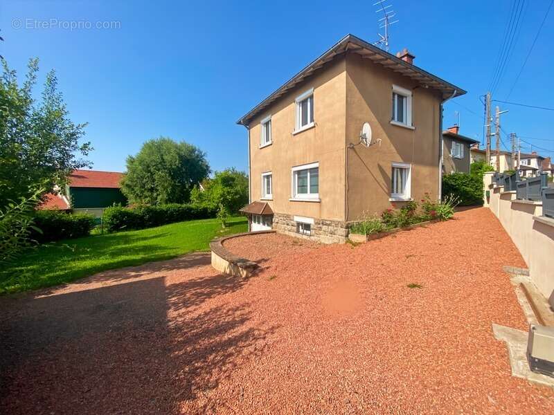 Maison à LA CLAYETTE