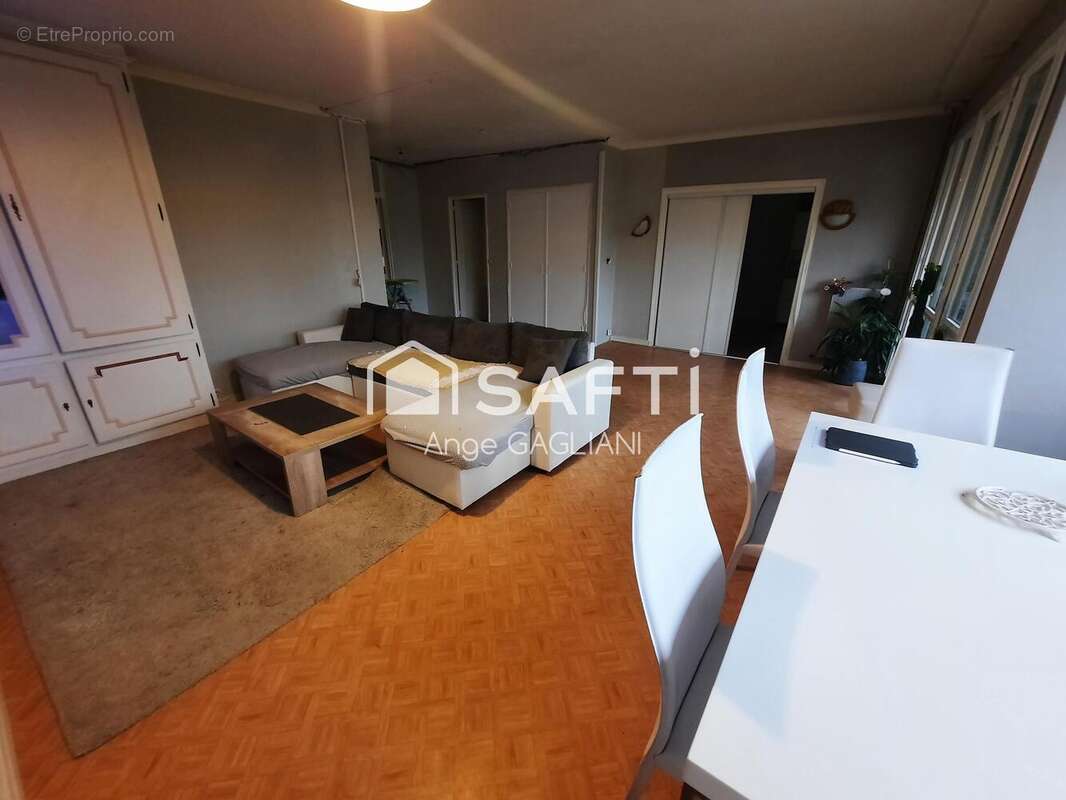 Photo 2 - Appartement à LAVAL