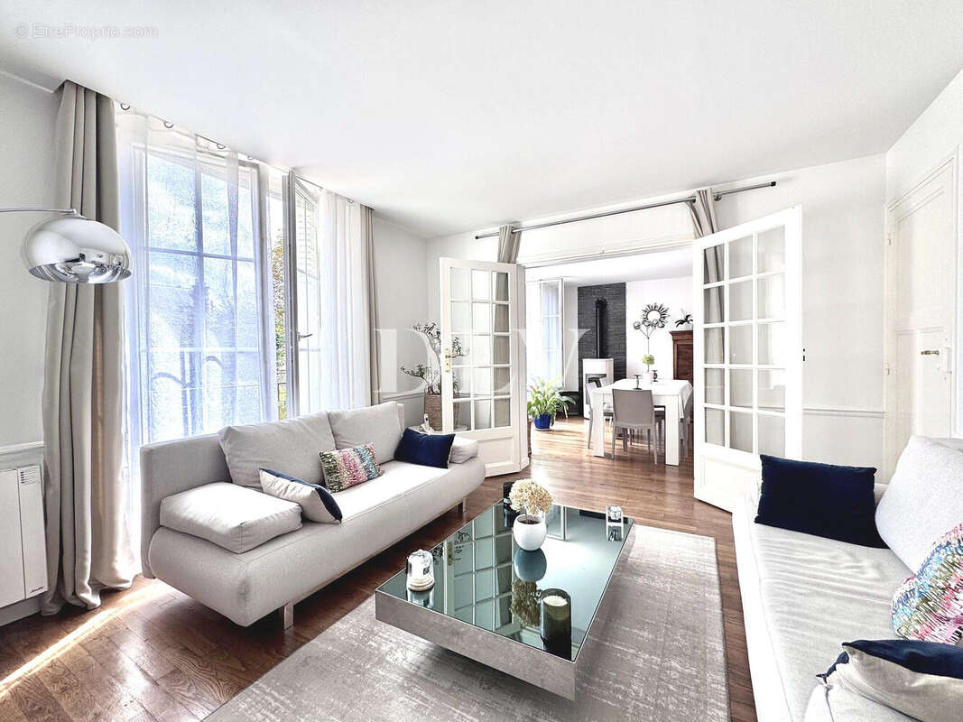 salon - Appartement à FONTAINEBLEAU