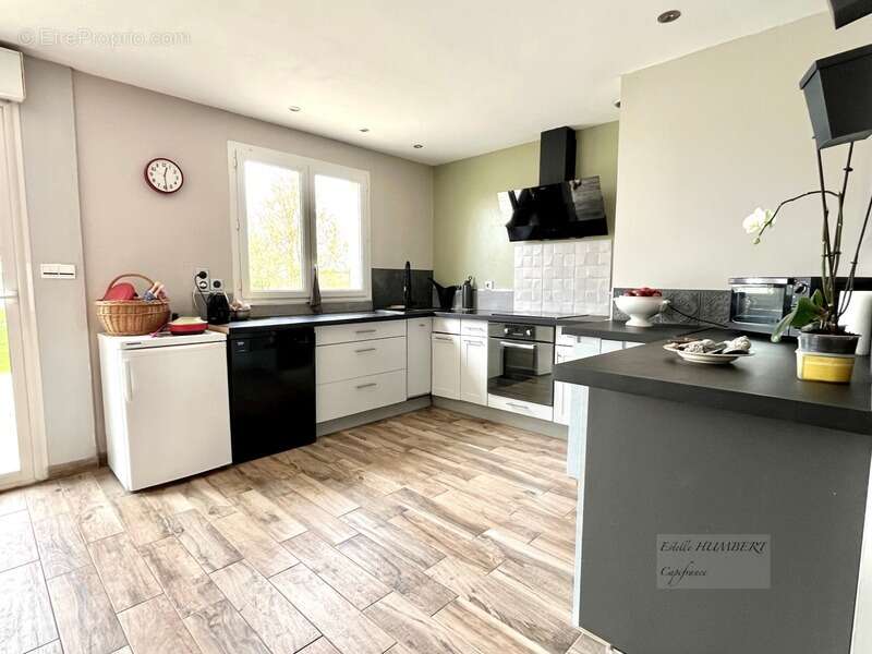 Maison 6 pièces, 5 CHAMBRES, MONTROY (17220) - photo 4