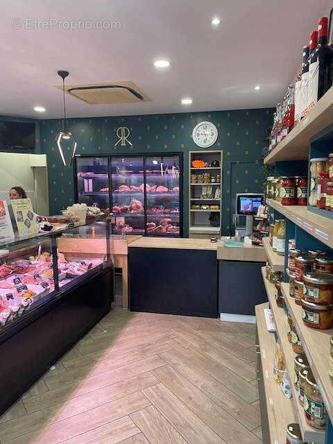 Commerce à CADAUJAC