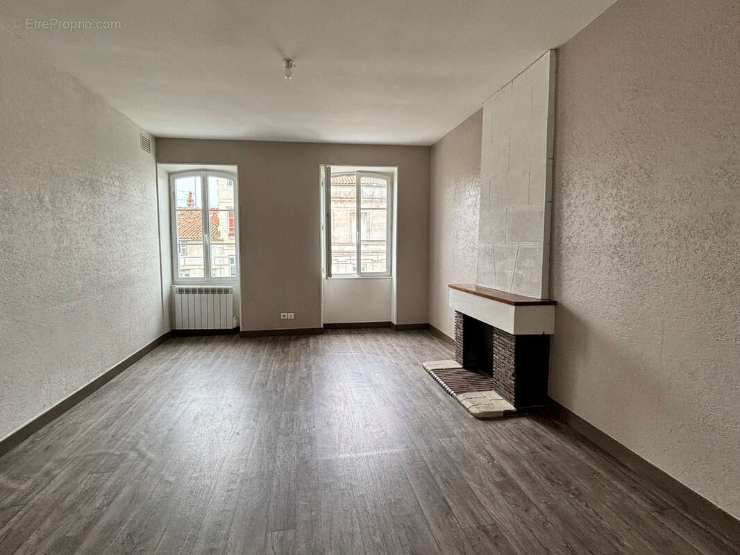 Appartement T4 - Centre-ville Rochefort - photo 2