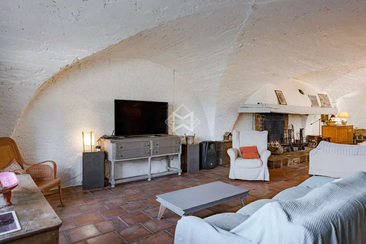 Maison à TOURRETTES