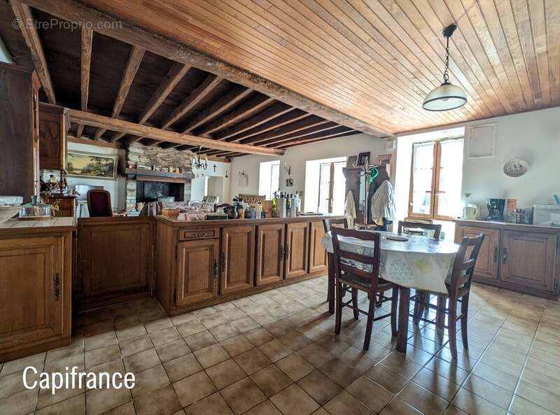 Longère familiale 210 m² + dépendances – Terrain 2 600 m² – Projet de vie ou gîtes - photo 5