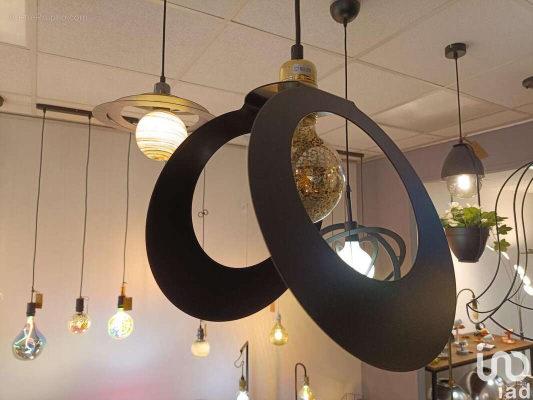 Photo 3 - Commerce à MAUBEC