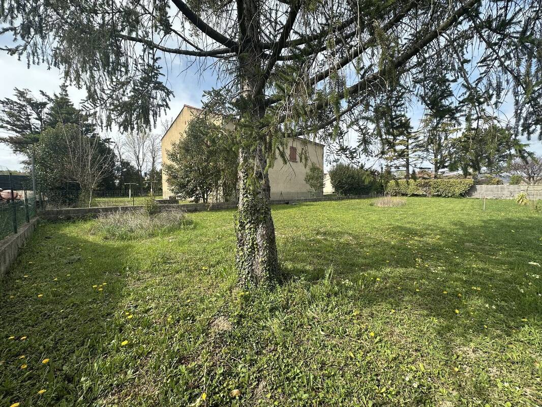 Photo 1 - Terrain à LORIOL-SUR-DROME