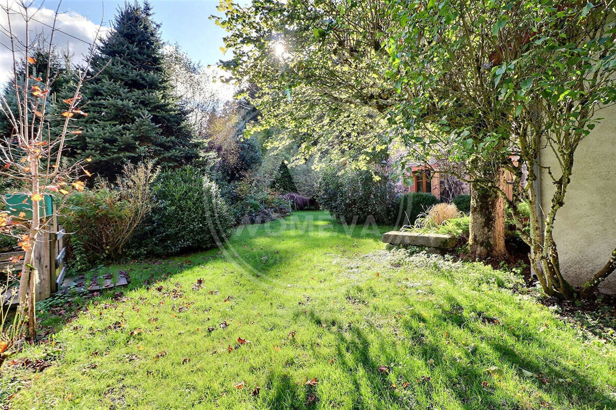 Maison à MONTREGARD