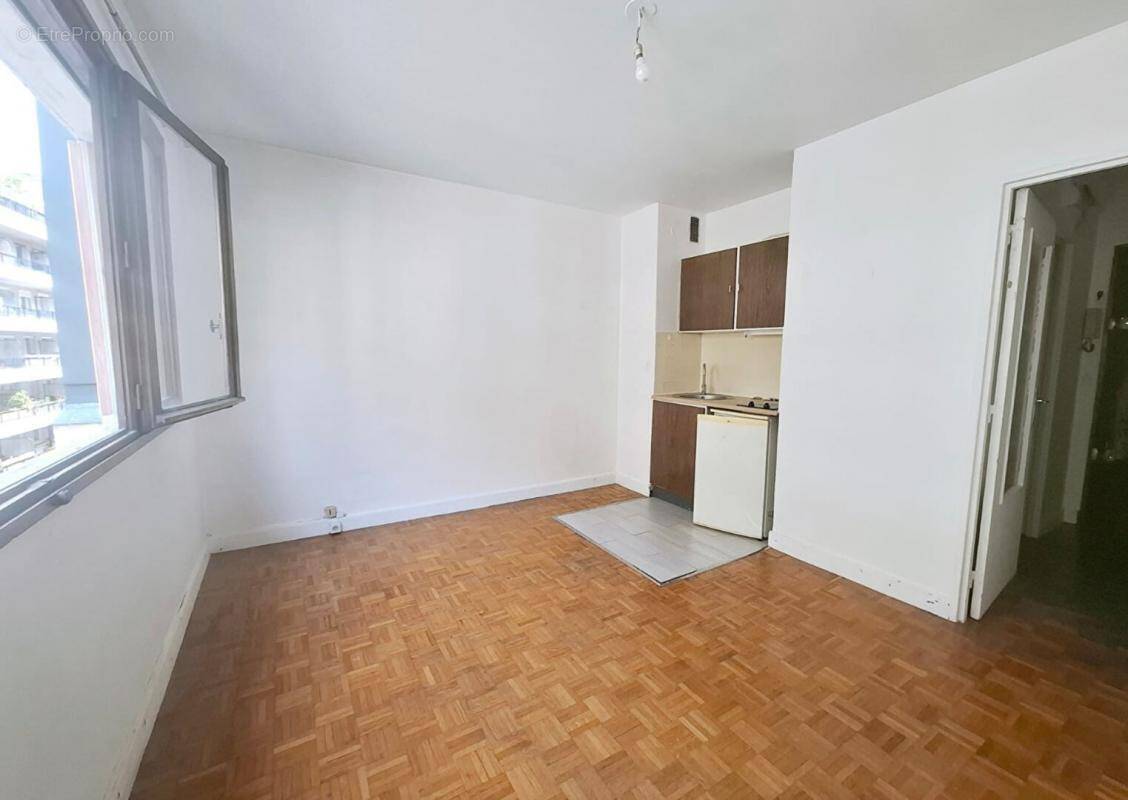 Appartement à PARIS-20E