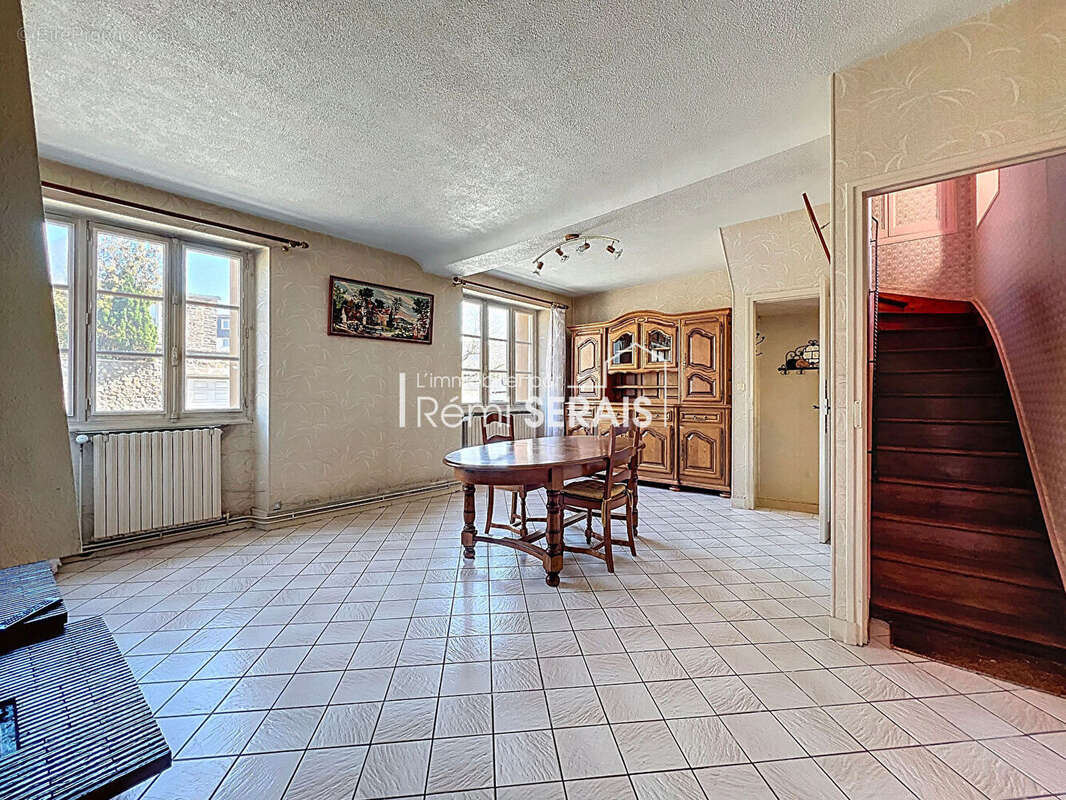 Maison à CONDE-SUR-NOIREAU