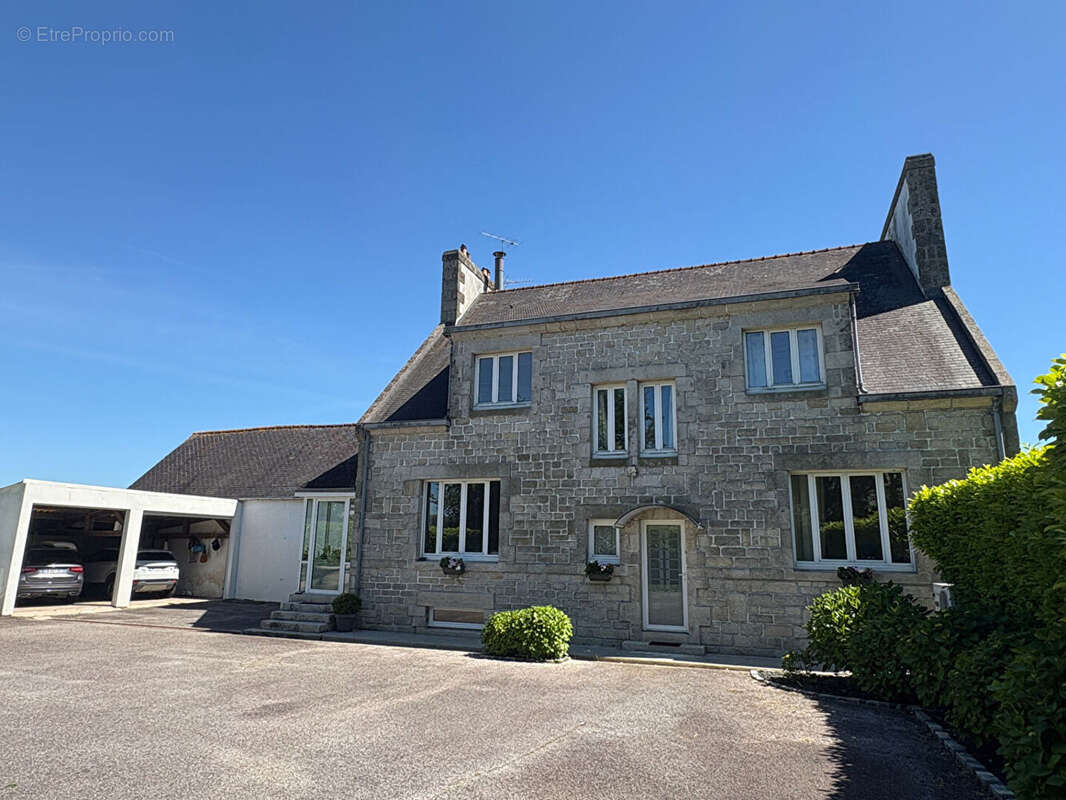 Maison à ERGUE-GABERIC