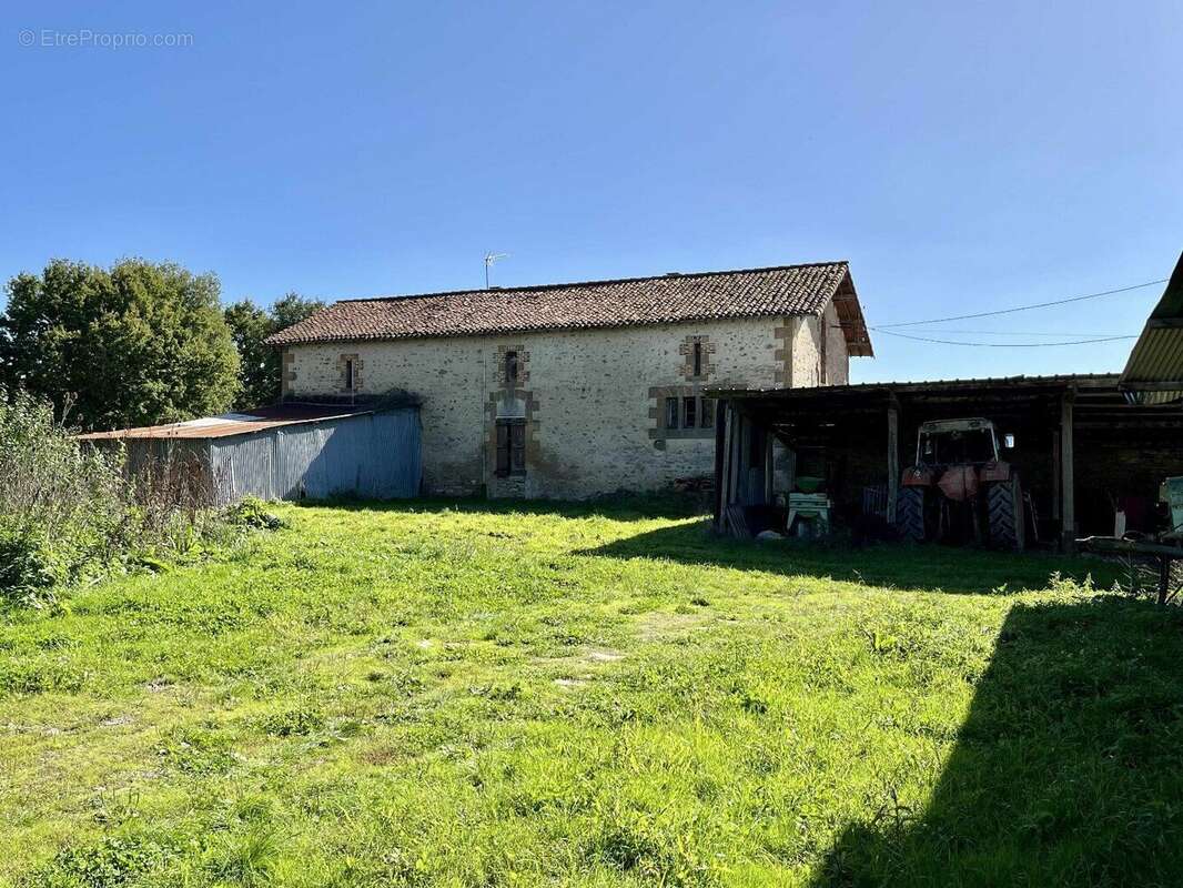 Maison à PRESSAC