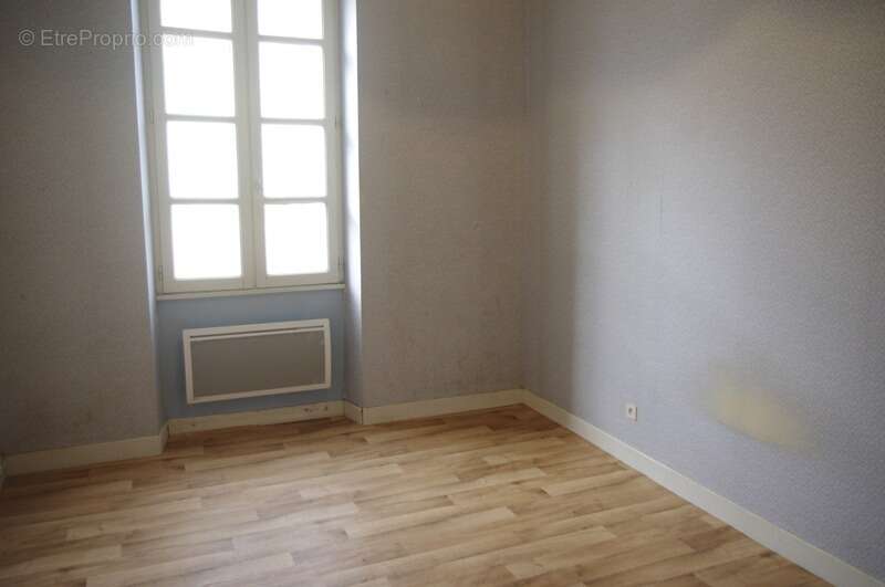 Gondrin, maison en pierre  avec cour comprenant deux logements de 5 et 6 pieces - photo 18
