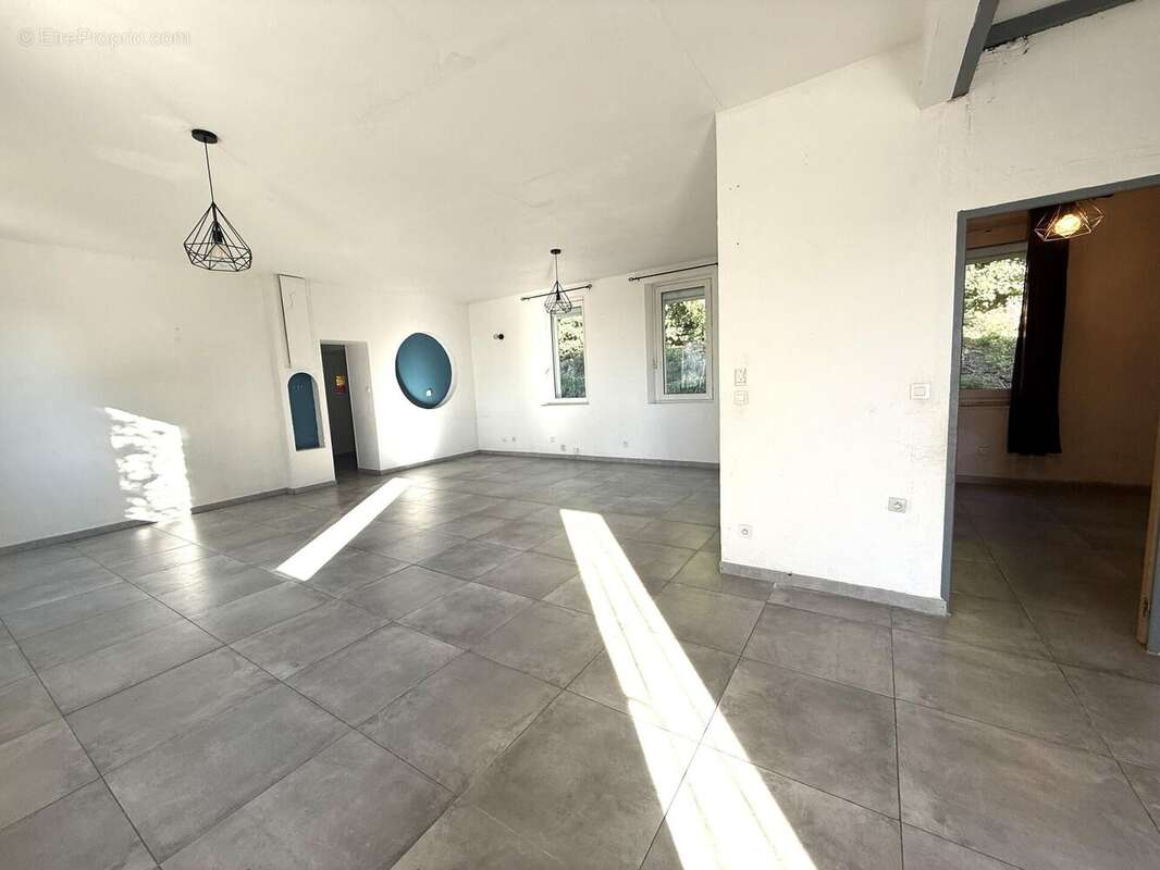 Photo 3 - Maison à MARSEILLE-2E