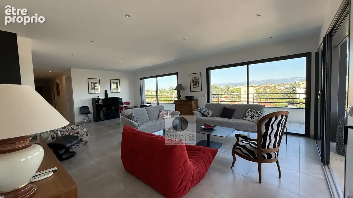 Appartement au dernier étage, entre lumière et terrasse - photo 7