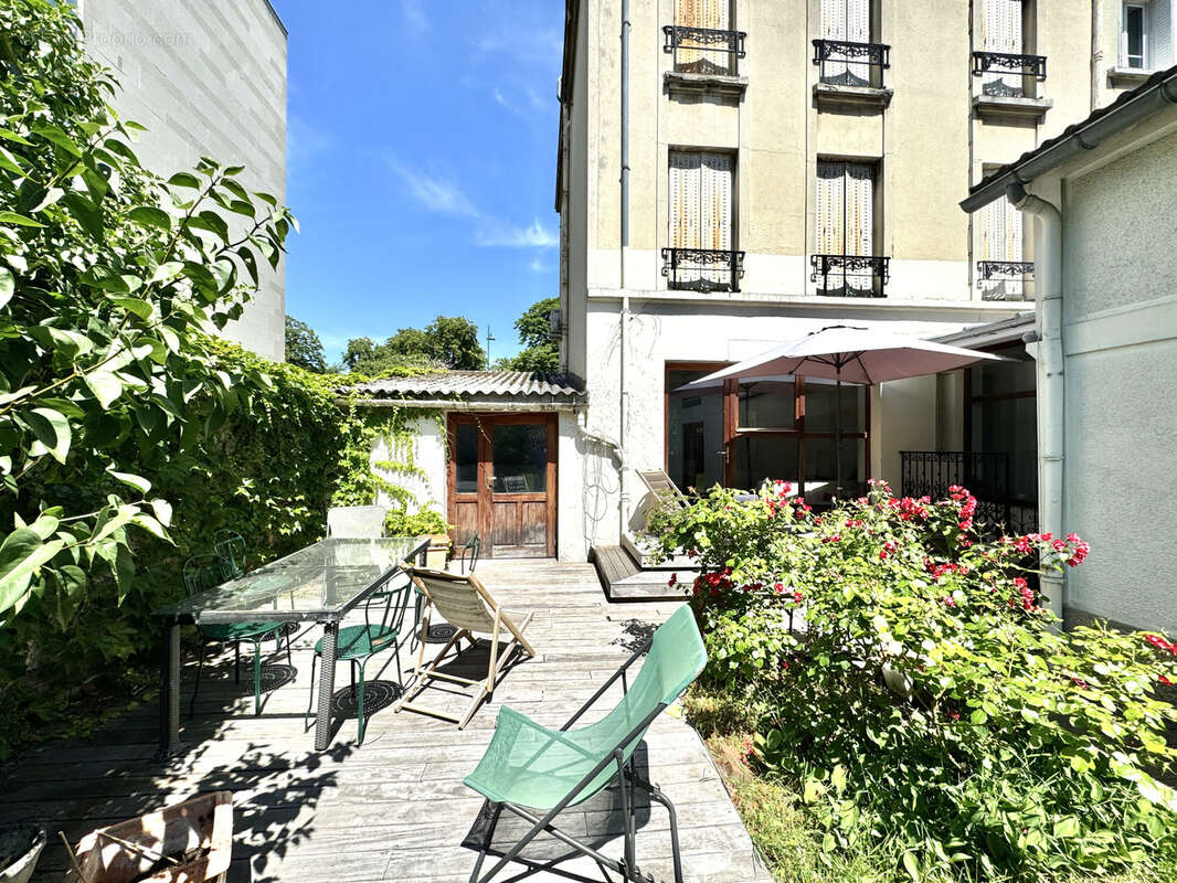 Appartement à CHARENTON-LE-PONT