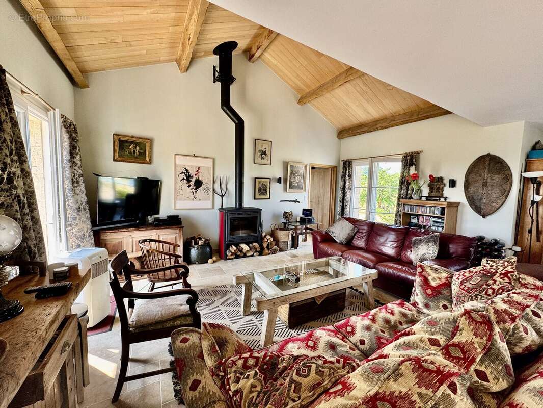 Une maison moderne et élégante avec une vue imprenable - photo 5