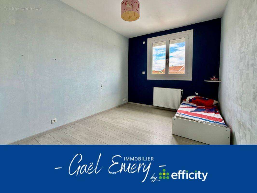 Maison 120 m² à Saint-Pavace  - photo 10