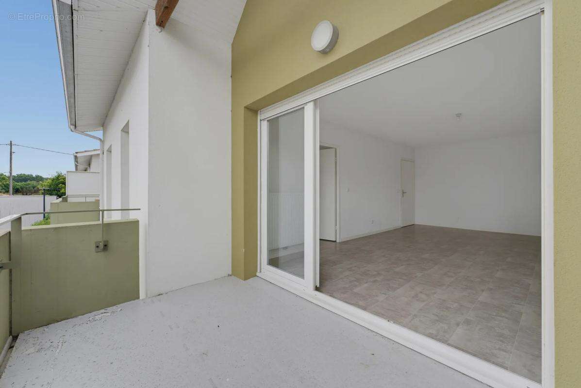 Appartement de 4 pièces de 74 m² à Mérignac - photo 2