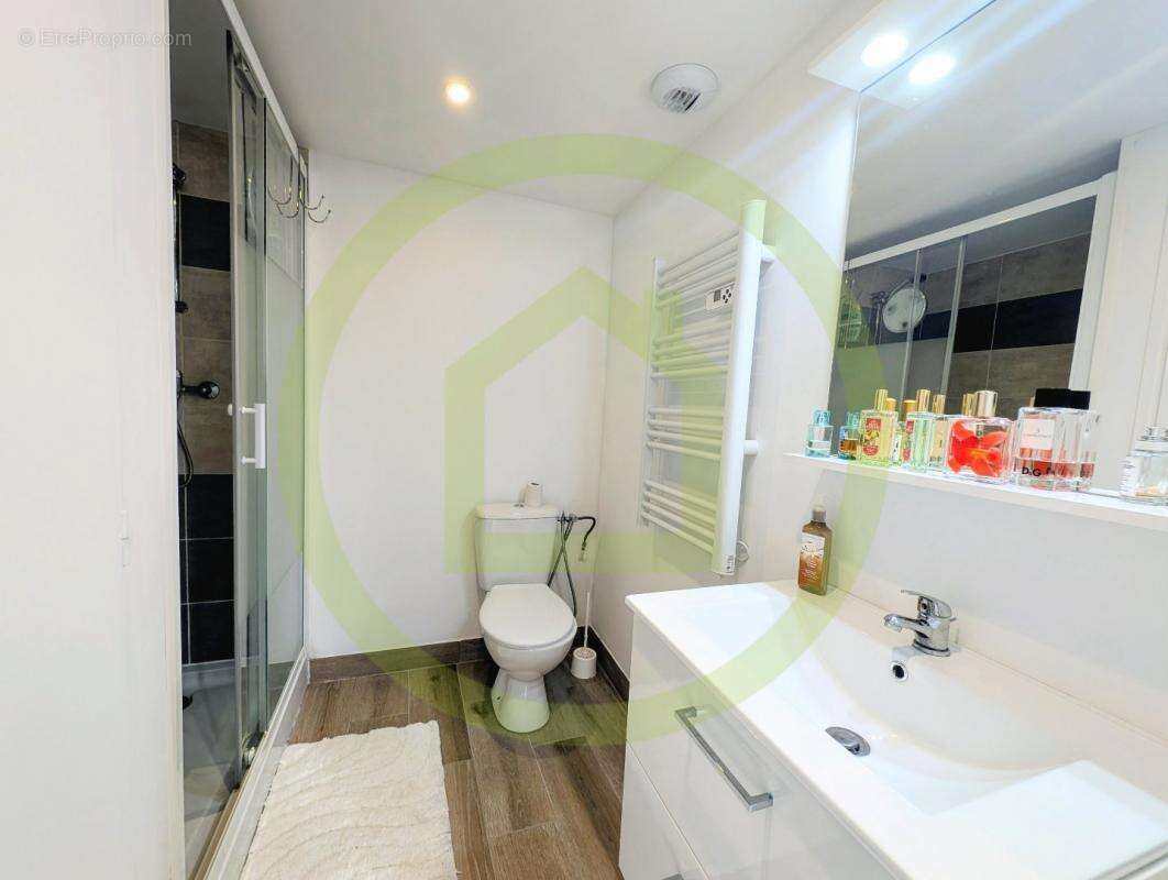 Appartement à VALLAURIS