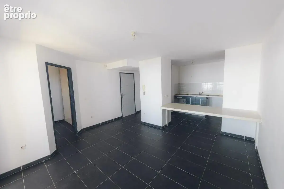Appartement t2  11ème km  ascenseur - photo 4