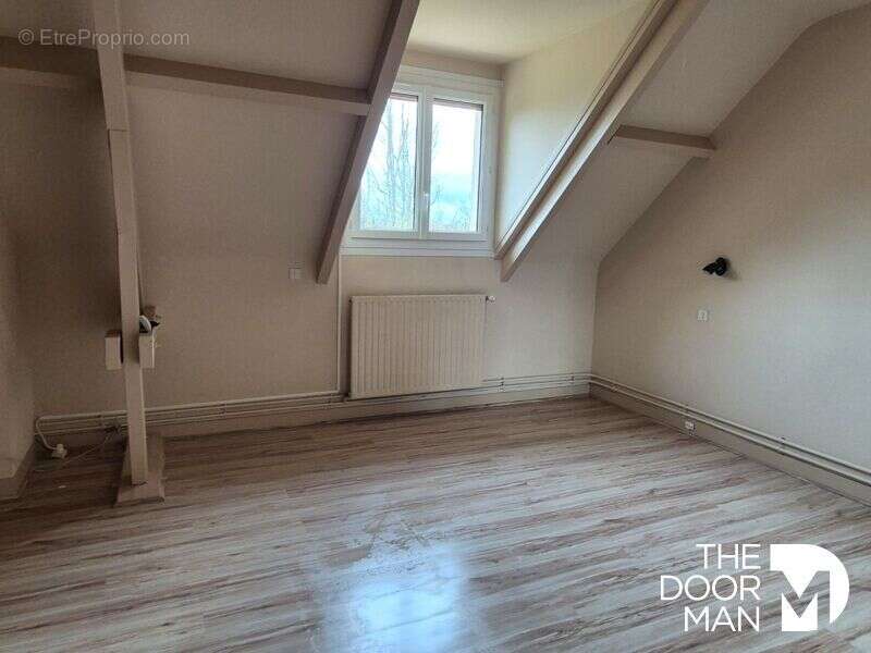 Maison à LE PERRAY-EN-YVELINES