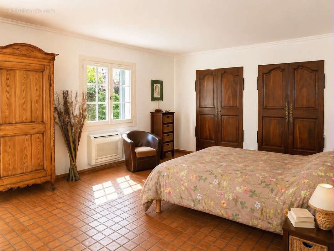 Maison à FOURQUES