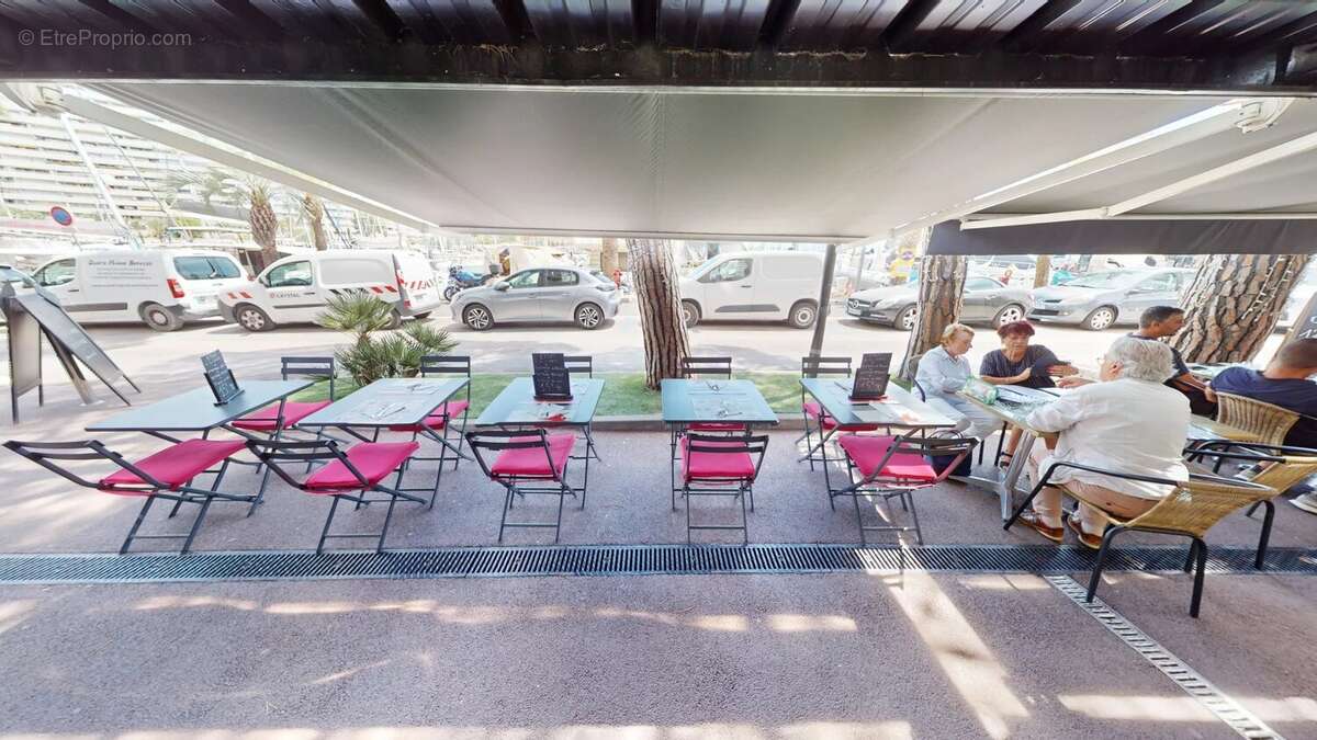 Commerce à VILLENEUVE-LOUBET