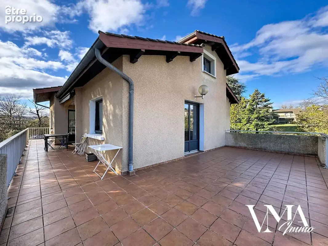 Maison de 197m2 sur une parcelle de terrain de 1156m2 avec piscine / Dardilly - photo 24