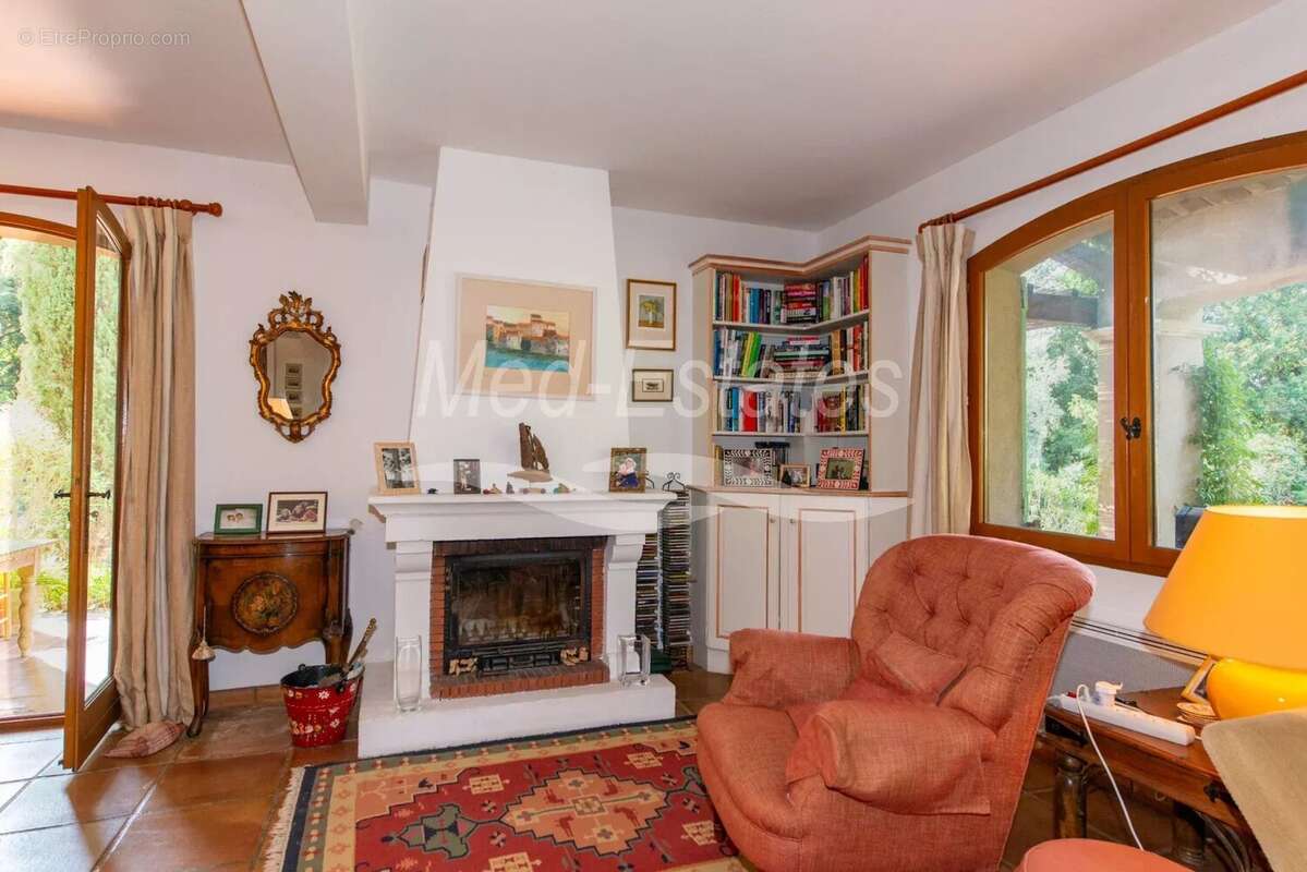 Maison à LA GARDE-FREINET