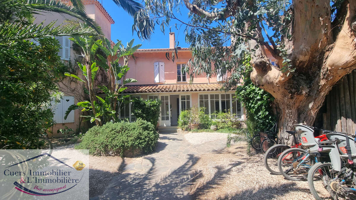 Appartement à HYERES