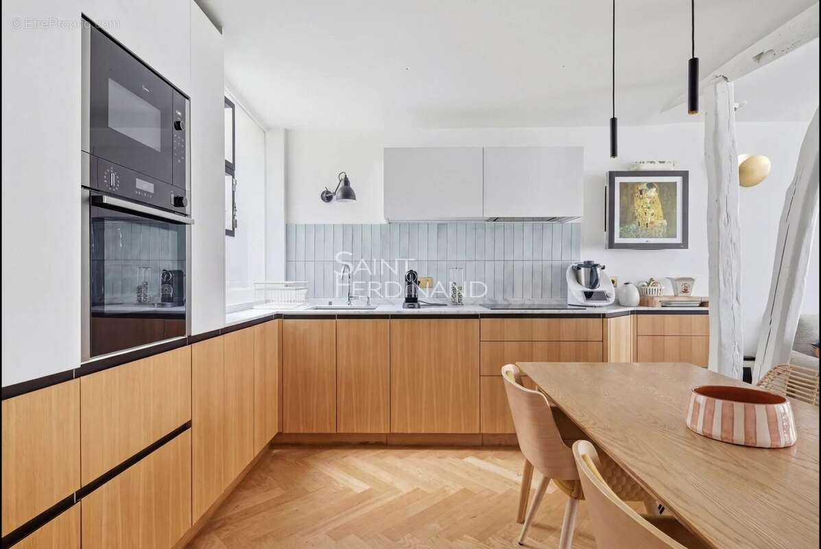 Exclusivité. Paris 18ème Abbesses.  Magnifique Triplex de 6 pièces  4 chambres. - photo 4
