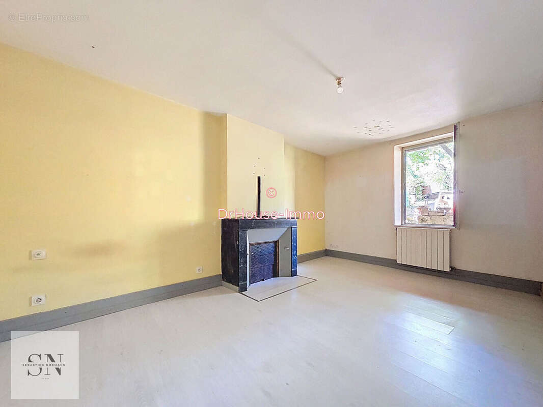 Maison à SAINT-MAURIN