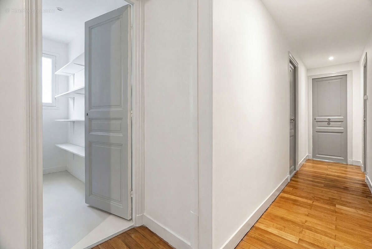 Appartement à PARIS-17E