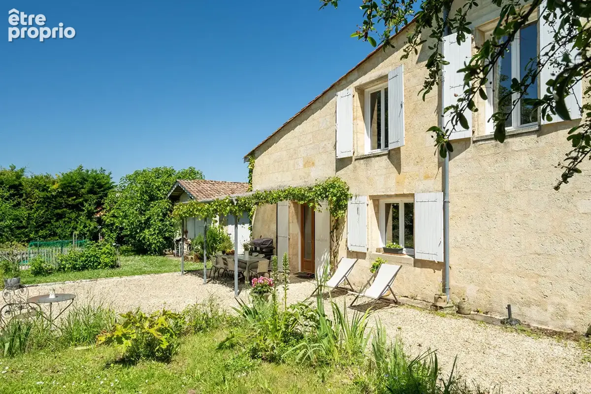 Artigues limite Tresses : Propriété de 221m2 sur 2500m2 - photo 3