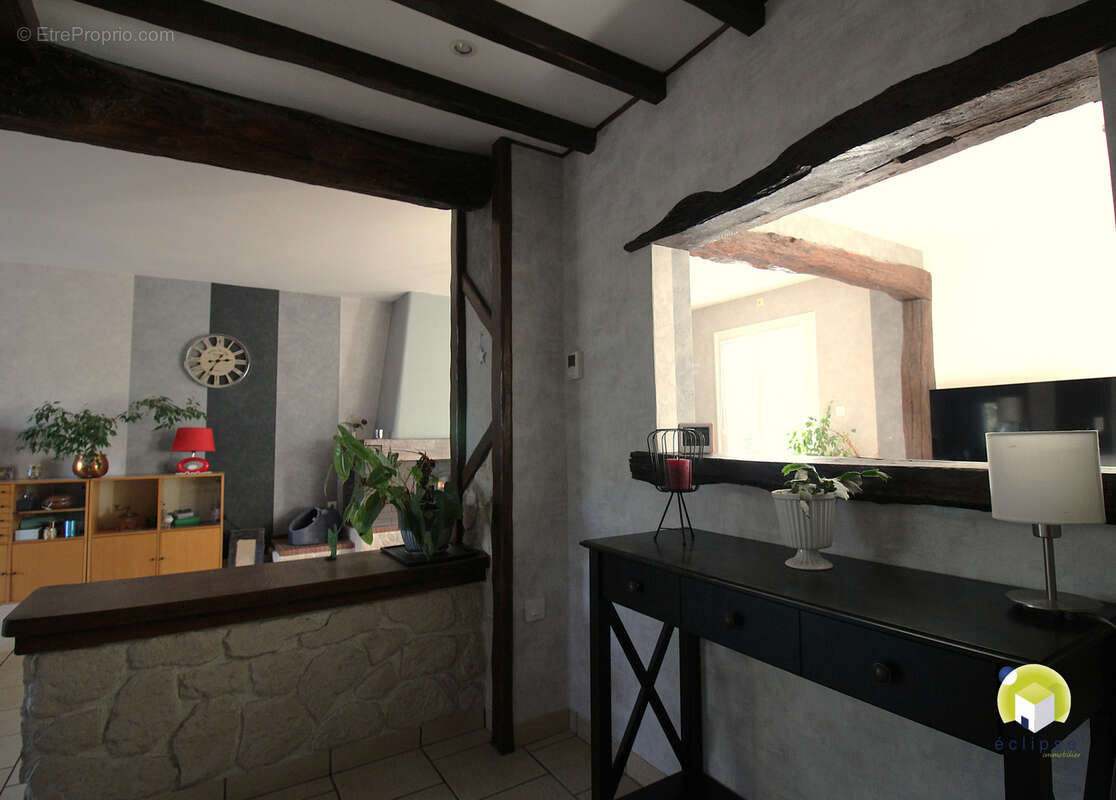 Maison à MEZERIAT