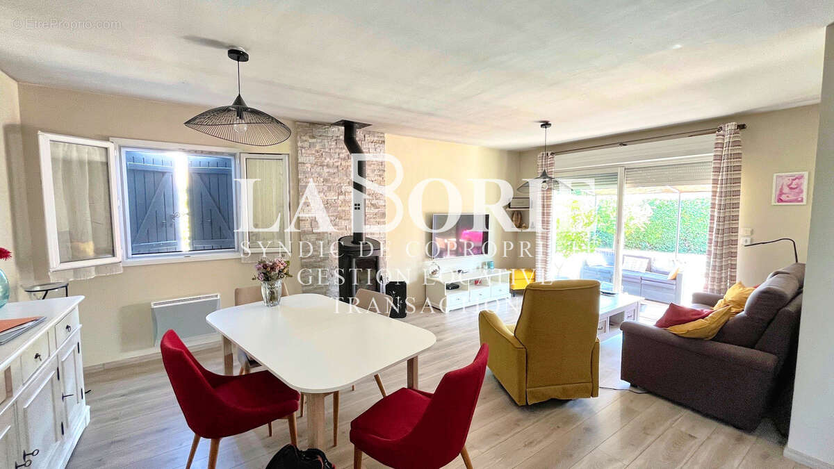 À Rochefort-Du-Gard (30), villa de 98 m2 avec piscine sur terrain de 529 m2 - photo 8
