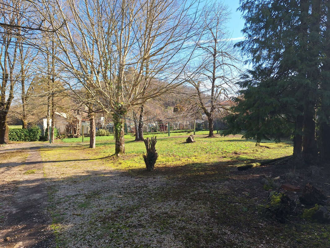 Appartement à SAUVETERRE-LA-LEMANCE