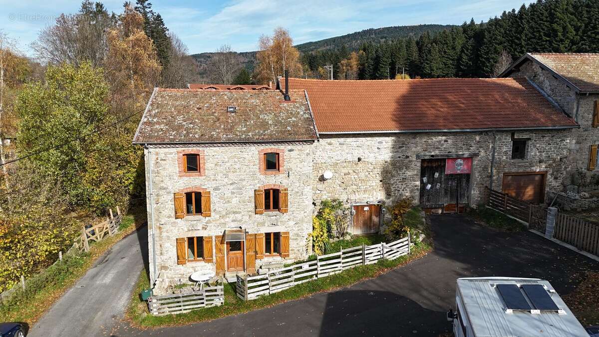 Photo 1 - Maison à SAINT-PIERRE-LA-BOURLHONNE