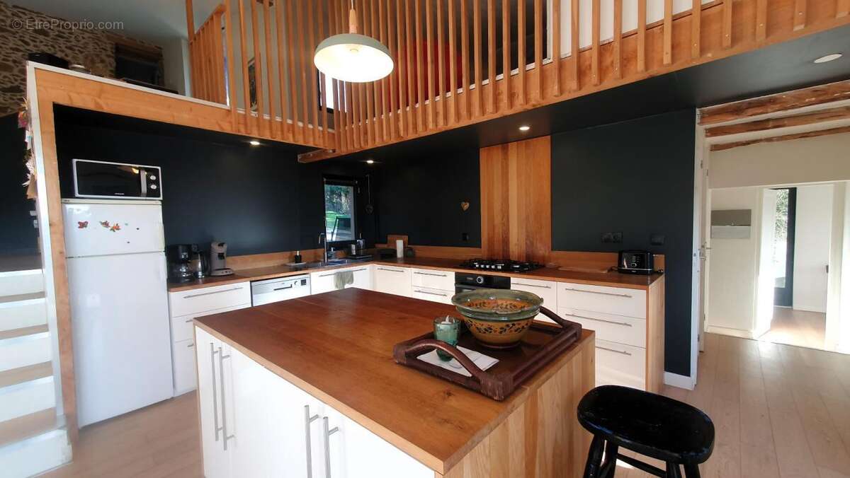 Maison à LA SALVETAT-PEYRALES