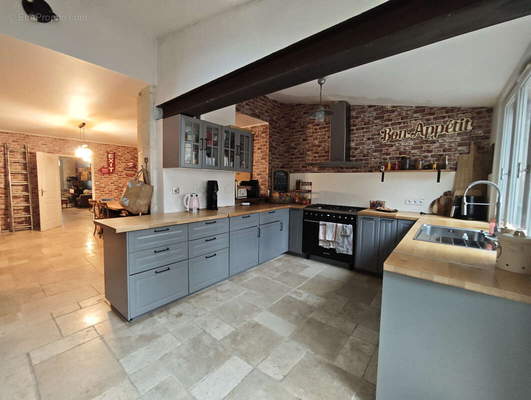 Maison à CHATEAUNEUF-SUR-CHARENTE